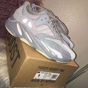 AUTHENTIC Yeezy Boost 700